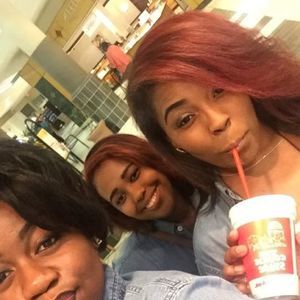 Meet your Posher, Lola